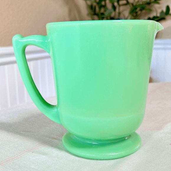 Jadeite Glass Large 4 Cup Measuring Cup Pitcher w/ Markers - Picture 1 of 6